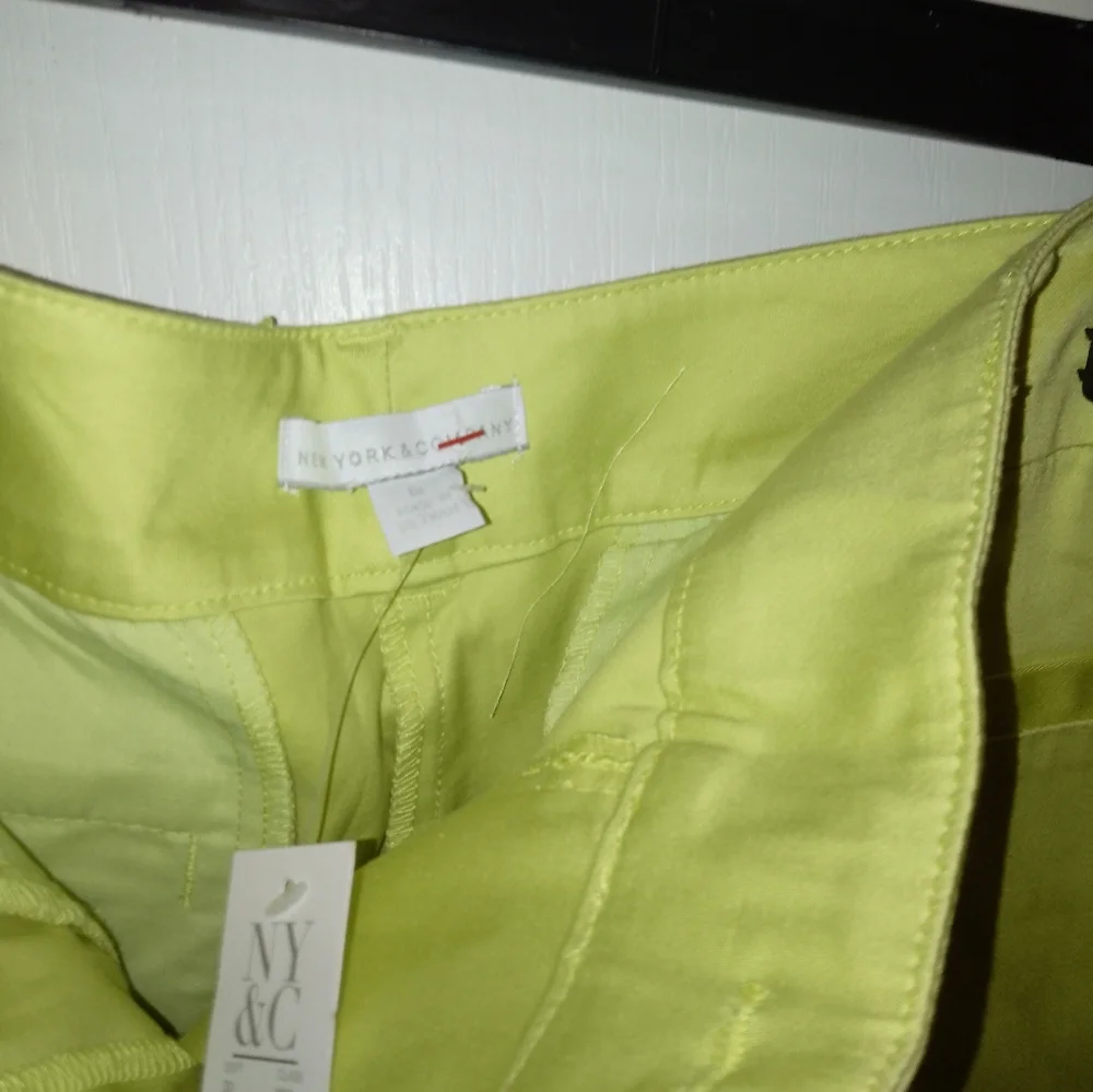 NWT/Neon green New York and company shorts /Size :14